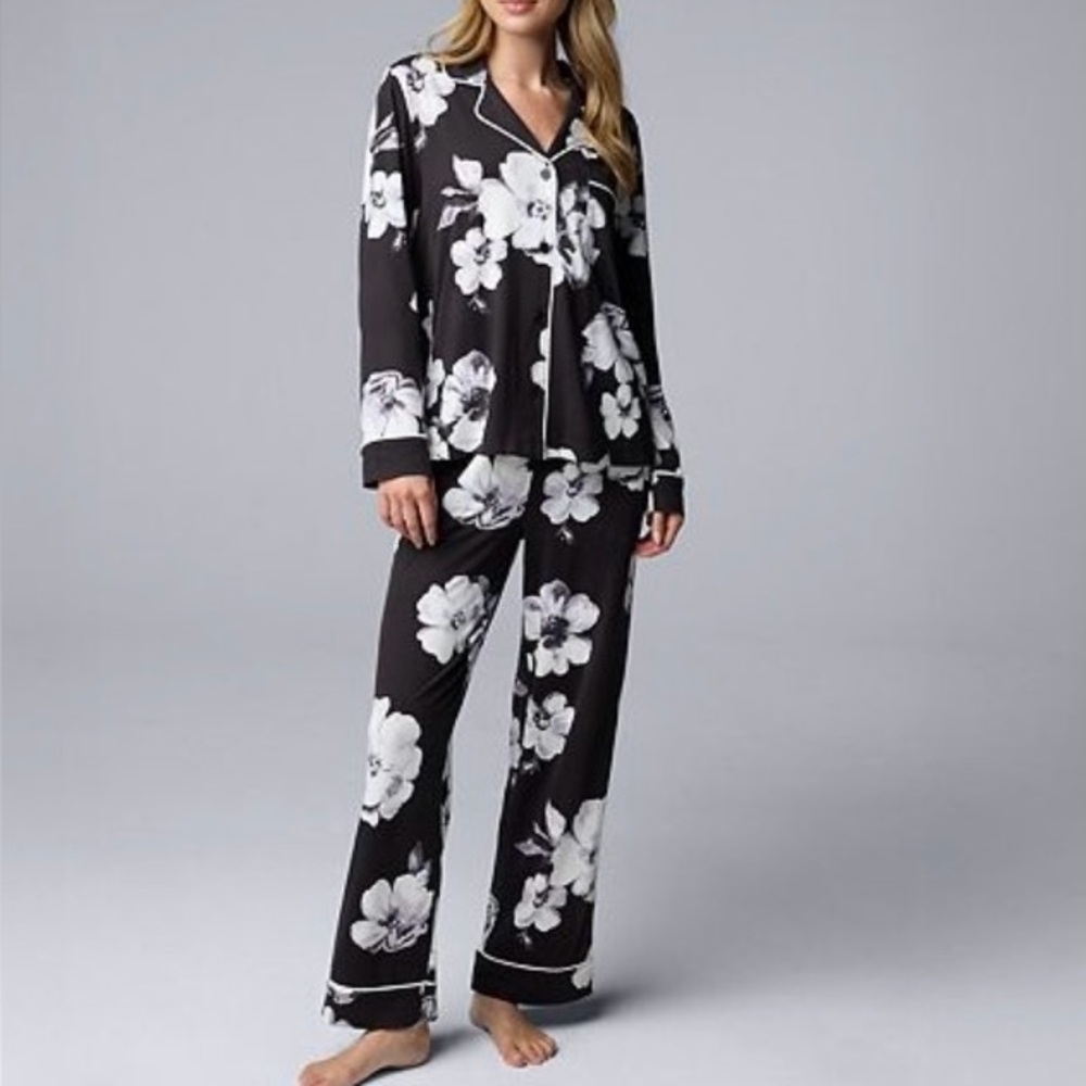 Simply Vera Vera Wang Black and White Floral PJ Set